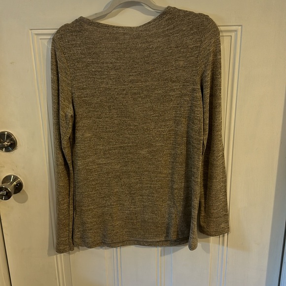 Maternity bundle.. 4 pieces. NWT black pants and NWT black crop, 2 tops, 1 NWT - Picture 14 of 14